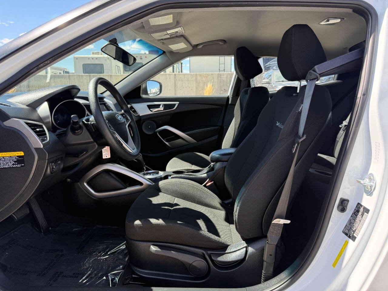 Used 2016 Hyundai Veloster image 15