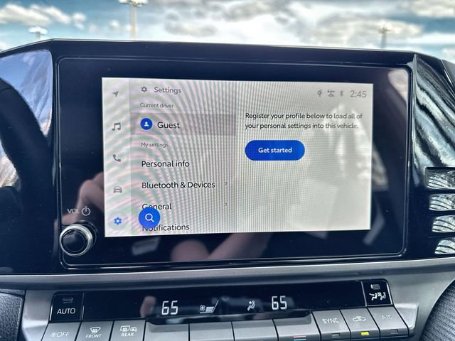 Used 2025 Toyota Camry SE image 25