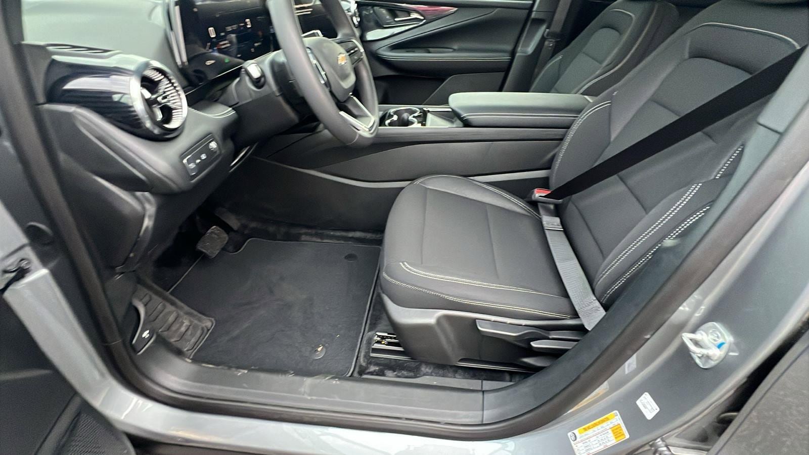 New 2026 Chevrolet Blazer EV LT AWD/4WD image 12