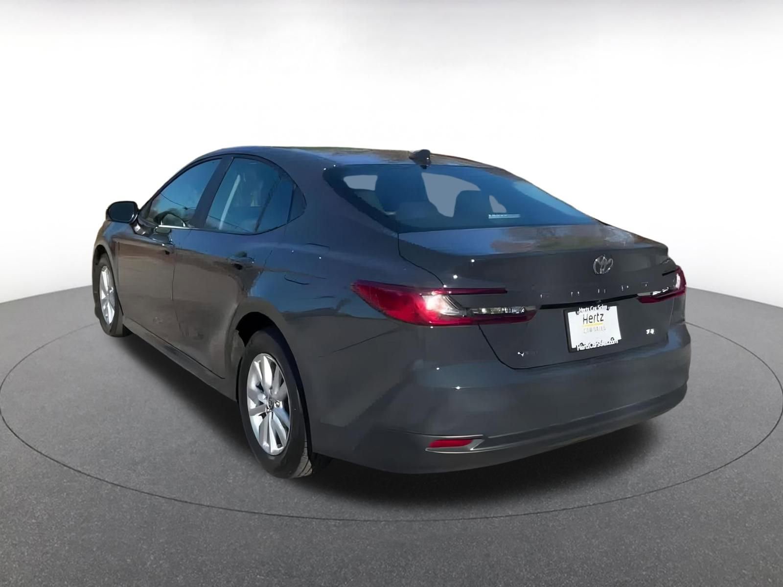 Used 2025 Toyota Camry LE image 11