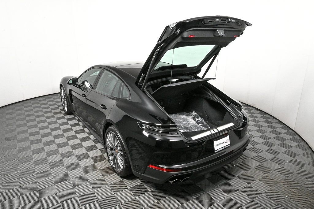 New 2026 Porsche Panamera image 33