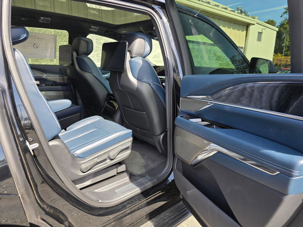 New 2025 Cadillac Escalade IQ Sport 2 AWD/4WD image 22