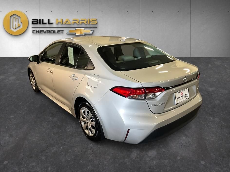 Used 2025 Toyota Corolla LE FWD image 12