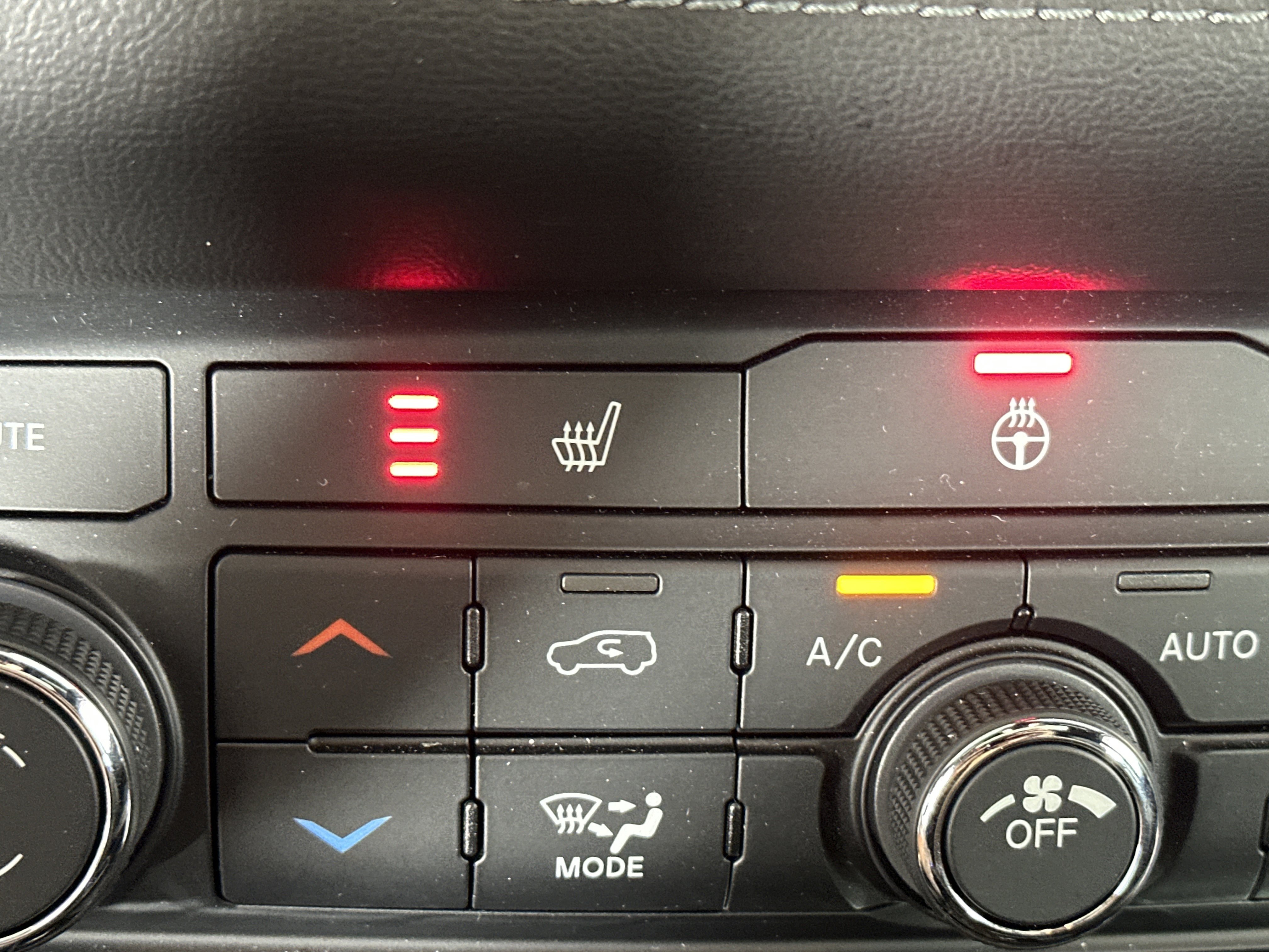 Used 2022 Dodge Durango GT image 24