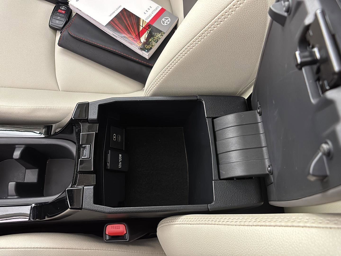 Used 2023 Toyota Corolla Cross XLE w/ Convenience Package image 34