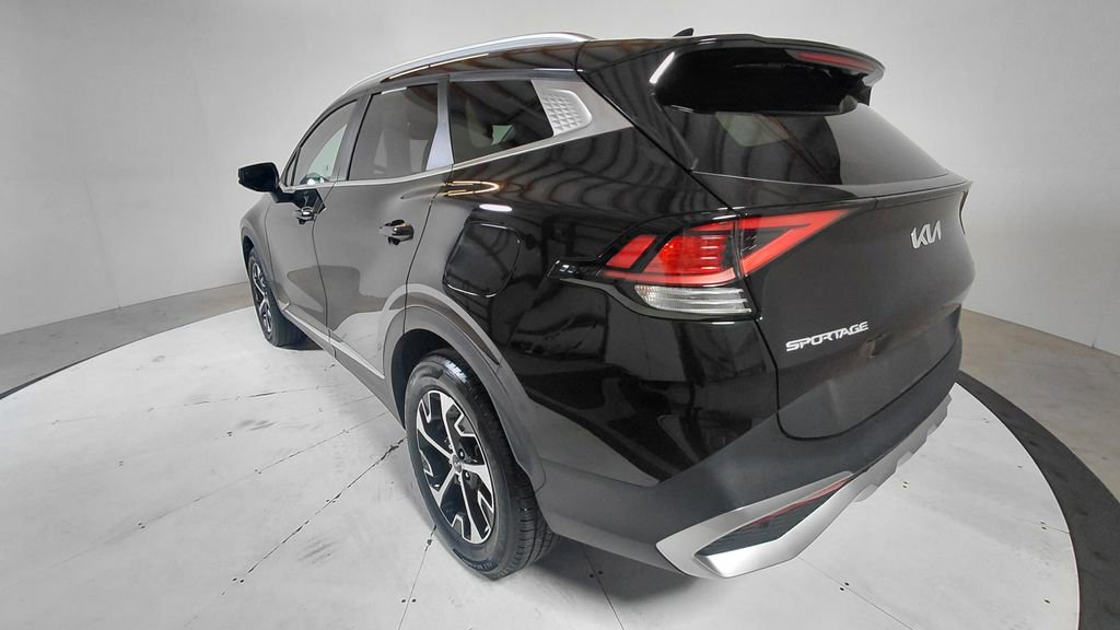Used 2023 Kia Sportage EX AWD/4WD image 5