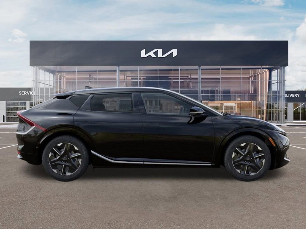 New 2025 Kia EV6 Wind RWD image 7