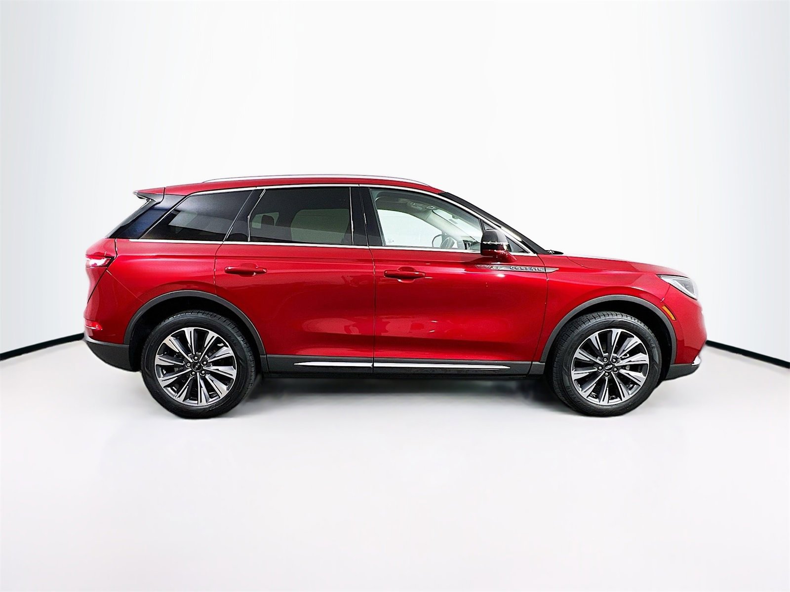 Used 2022 Lincoln Corsair Reserve w/ Elements Package image 8