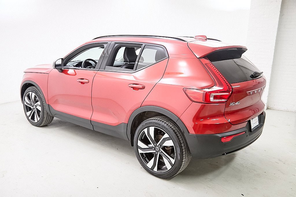 Certified 2023 Volvo XC40 B5 Plus w/ Driver Assist Package image 7