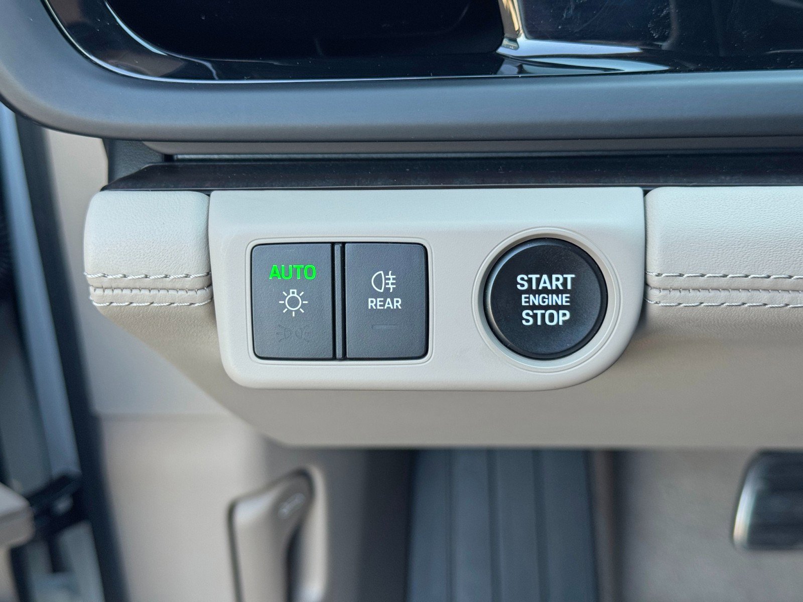 Used 2024 Porsche Panamera 4 AWD/4WD image 19