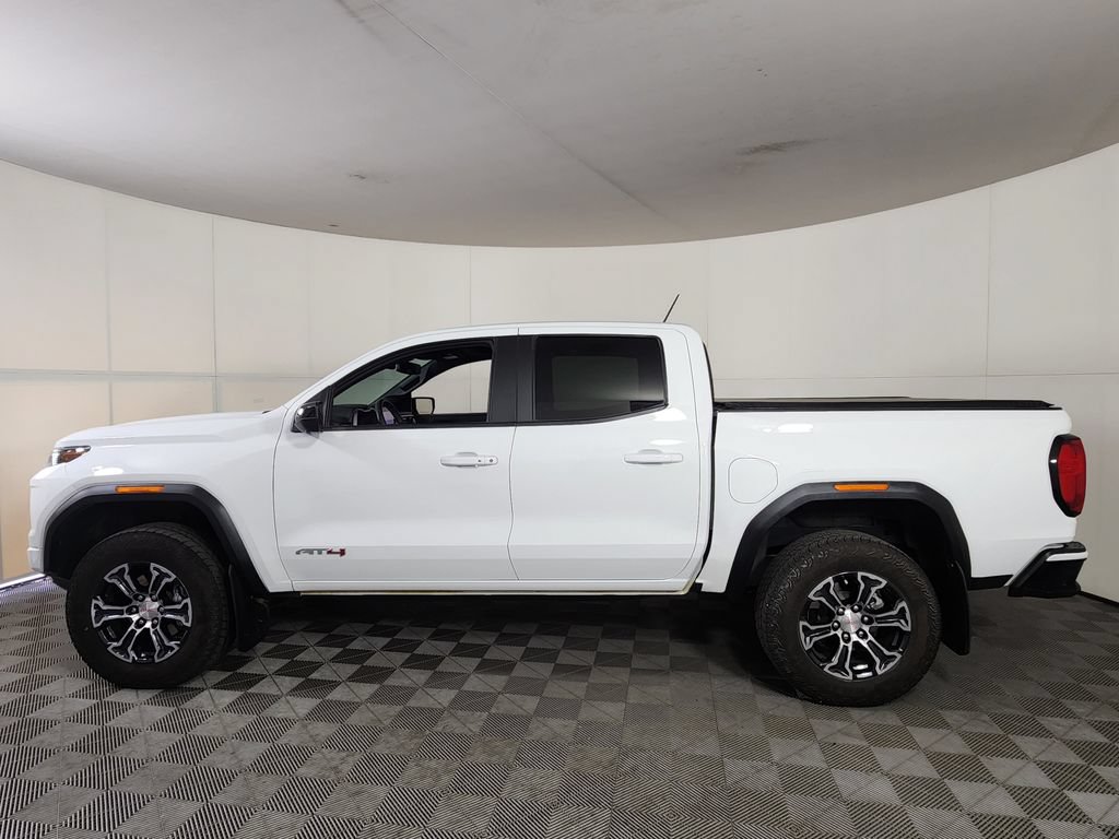 Used 2024 GMC Canyon AT4 w/ Technology Package AWD/4WD image 4