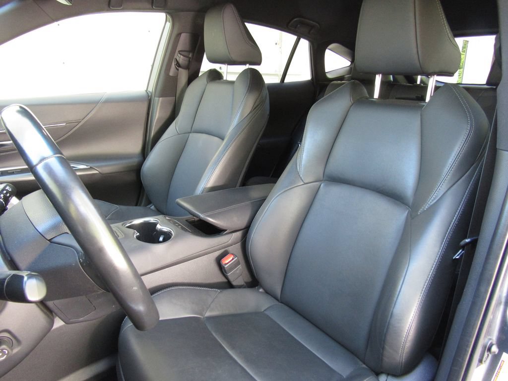 Certified 2022 Toyota Venza XLE AWD/4WD image 11