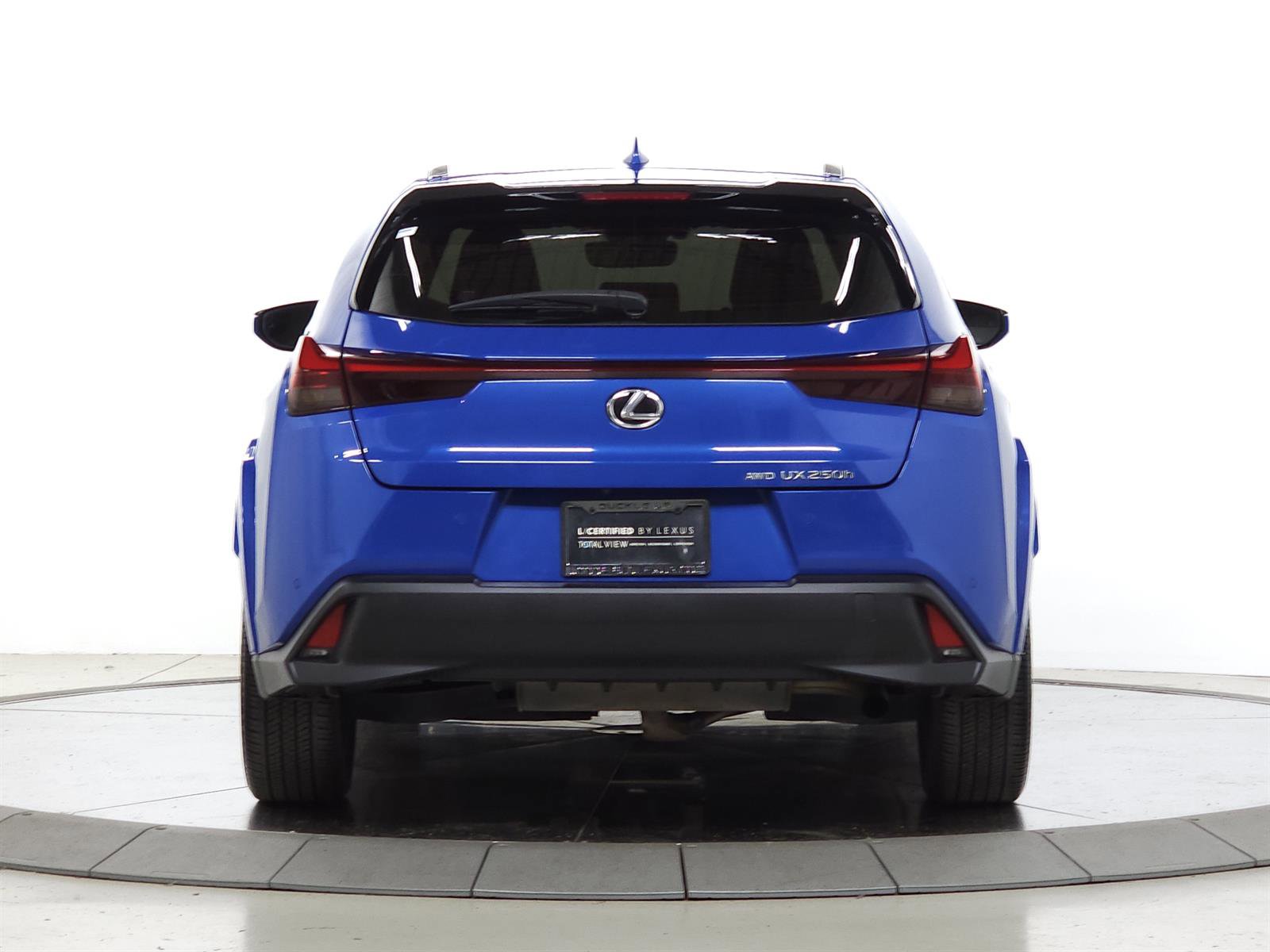Used 2024 Lexus UX 250h AWD w/ Premium Package image 7