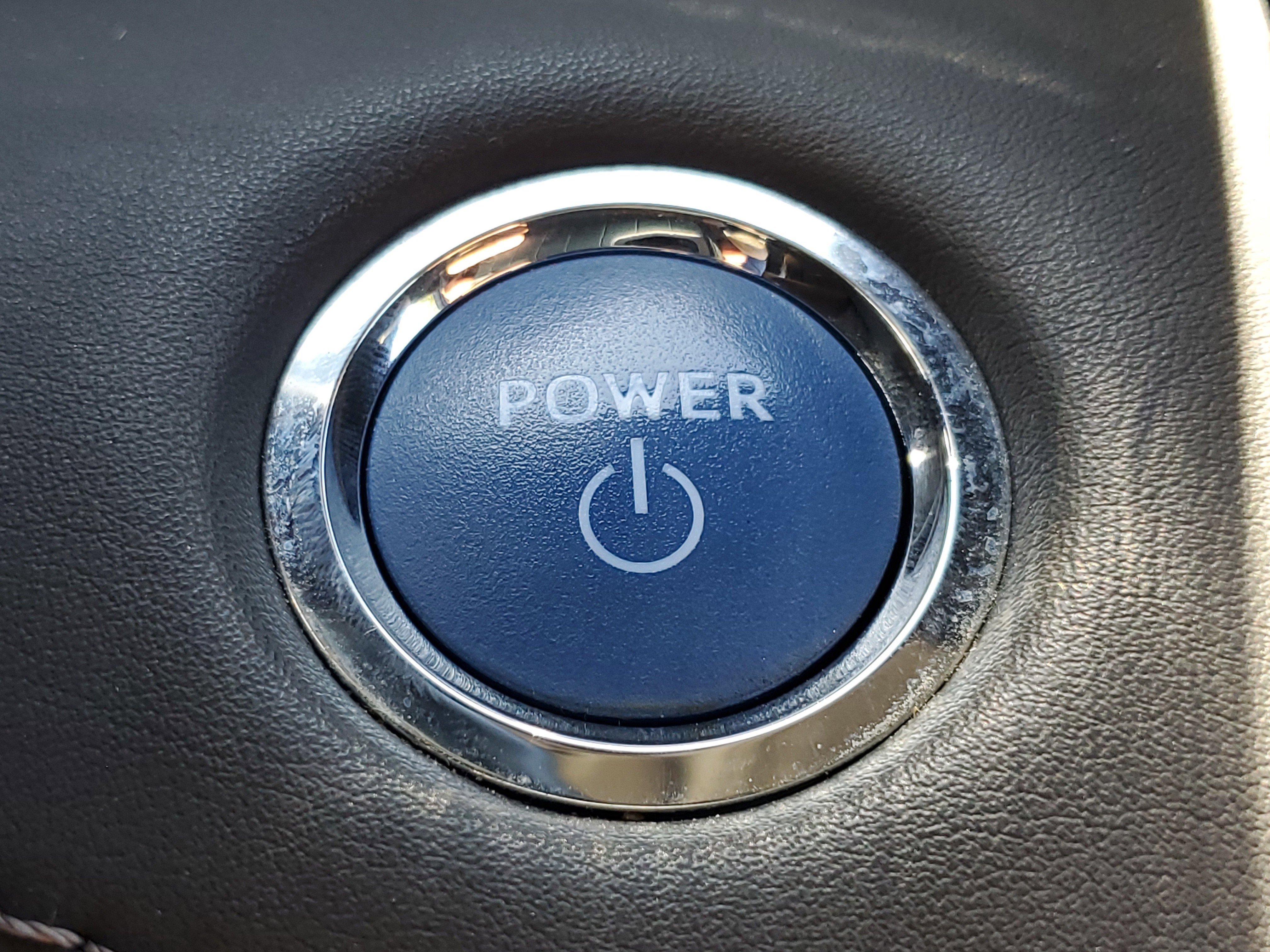 Used 2022 Toyota Highlander XLE FWD image 30