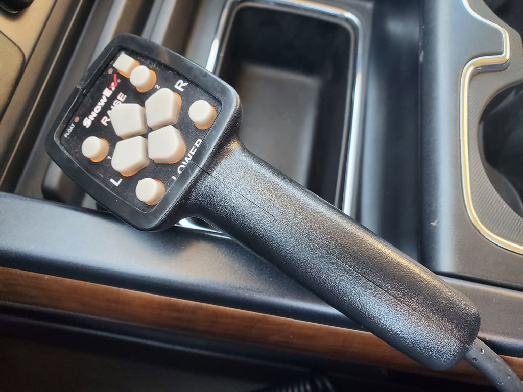 Used 2016 Chevrolet Silverado 1500 LTZ w/ LTZ Plus Package image 28