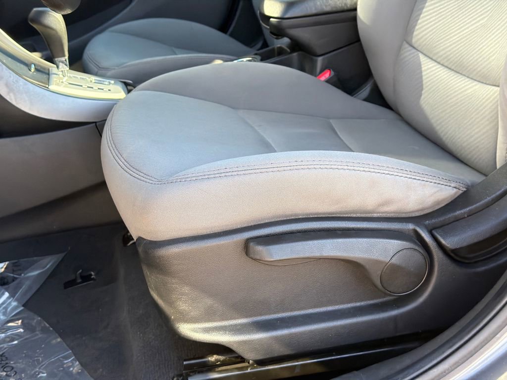 Used 2012 Hyundai Elantra GLS w/ Preferred Pkg 3 image 10