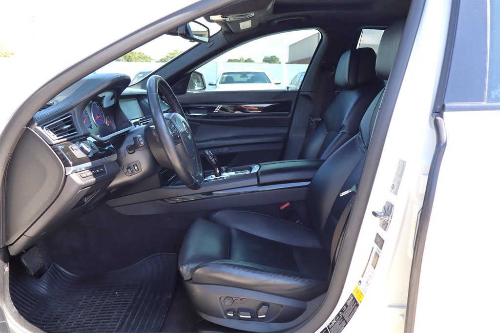 Used 2012 BMW ALPINA B7 xDrive LWB AWD/4WD image 16