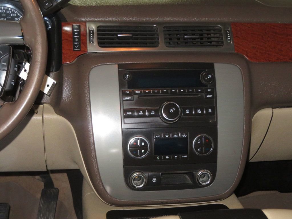 Used 2008 GMC Sierra 2500 SLT w/ EZ-Lift Tailgate Package RWD image 39