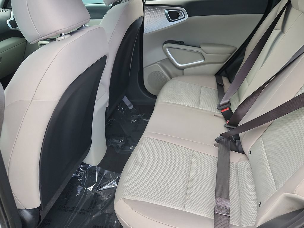 Used 2022 Kia Soul LX FWD image 9