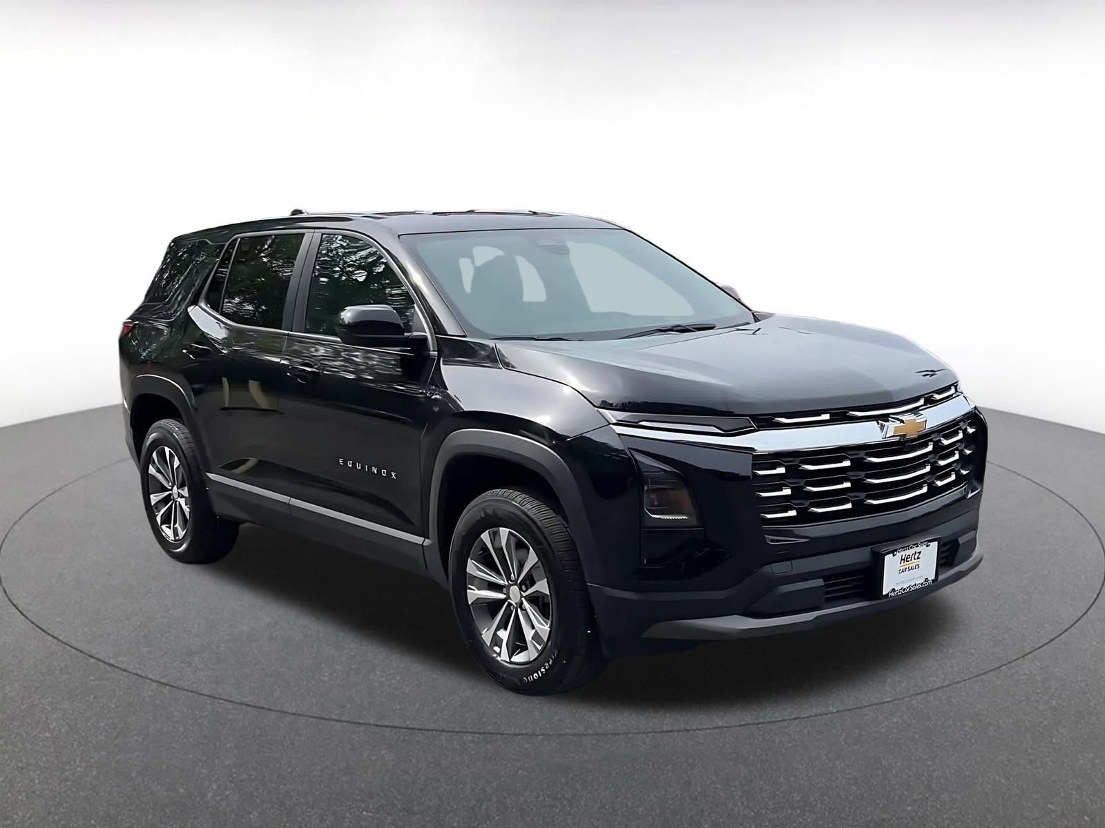 Used 2025 Chevrolet Equinox LT FWD image 3