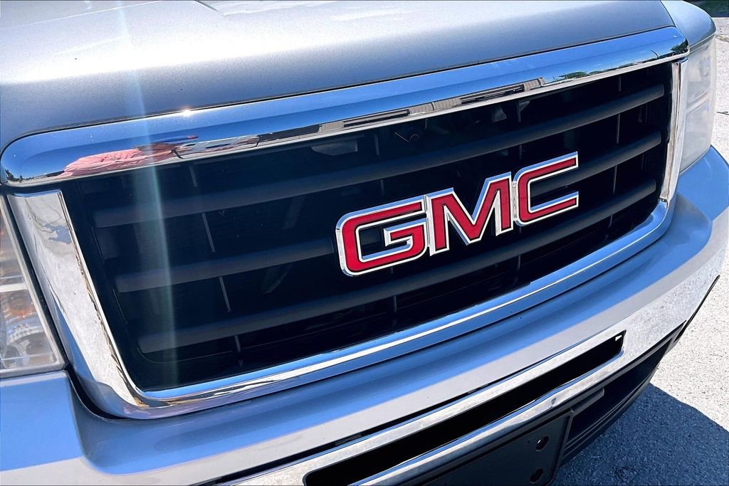 Used 2010 GMC Sierra 1500 SLE w/ Power Pack Plus RWD image 29