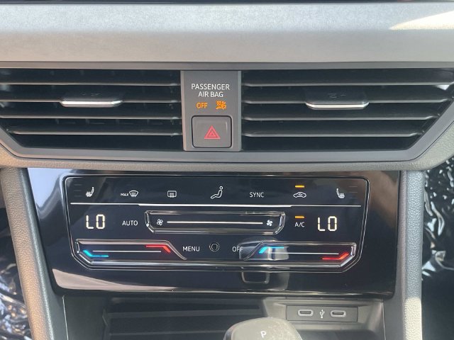 New 2026 Volkswagen Jetta SE FWD image 16