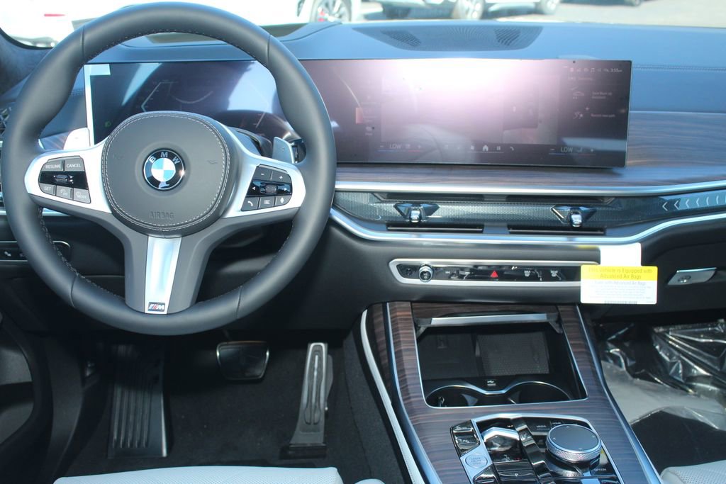 Used 2026 BMW X7 xDrive40i AWD/4WD image 18