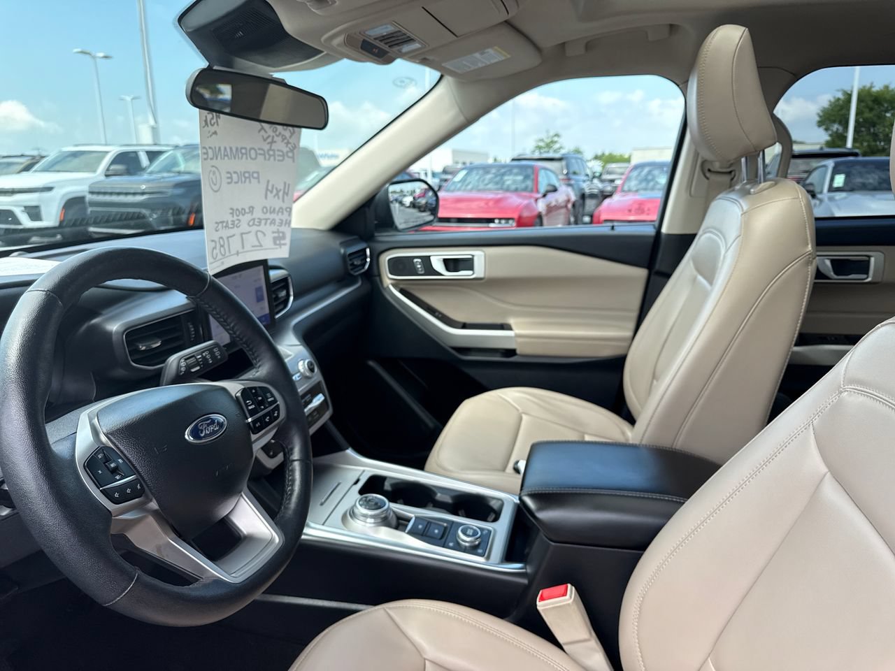 Used 2023 Ford Explorer XLT AWD/4WD image 11