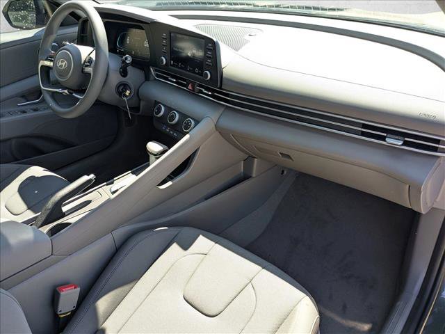 New 2026 Hyundai Elantra SE FWD image 22