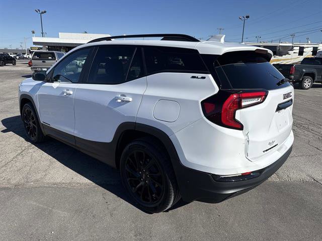 Used 2023 GMC Terrain SLE w/ Driver Convenience Package image 9