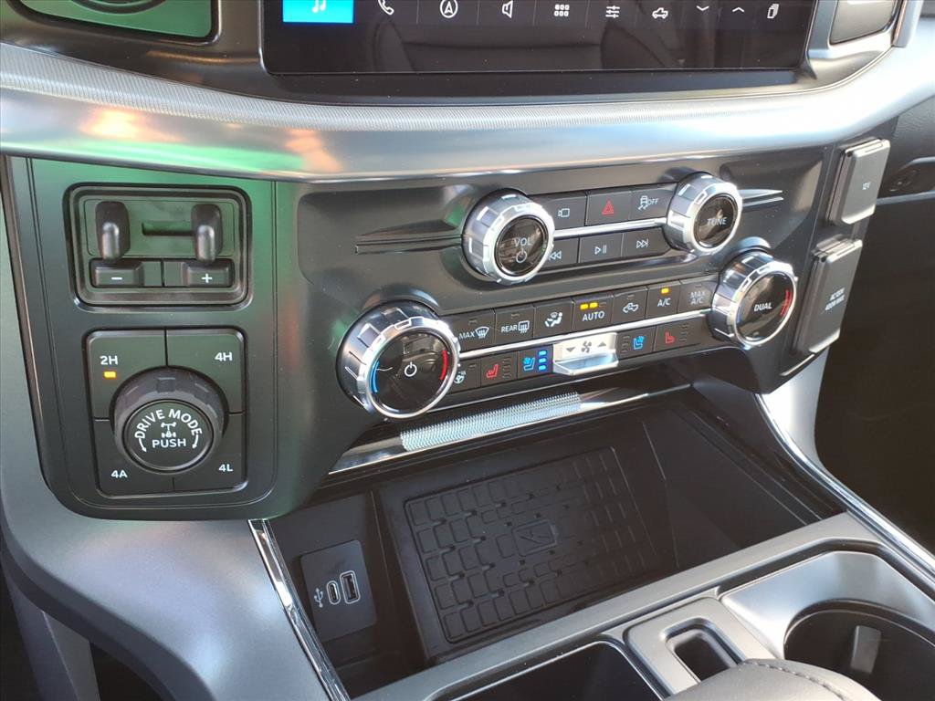 Used 2025 Ford F150 Lariat w/ Equipment Group 502A High AWD/4WD image 31