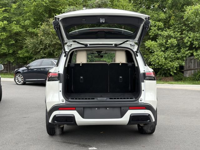 Used 2025 INFINITI QX60 Luxe w/ Vision Package FWD image 11