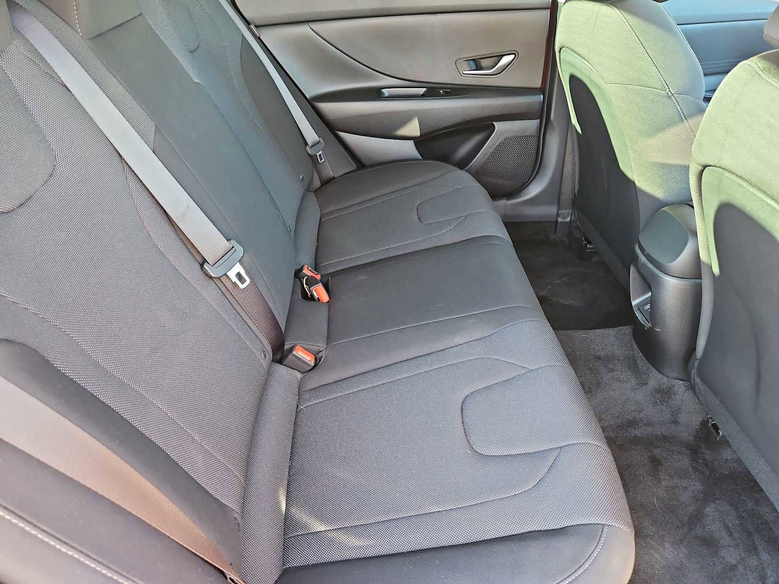 Certified 2025 Hyundai Elantra SE image 20