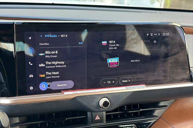Certified 2025 Toyota Crown Signia image 20