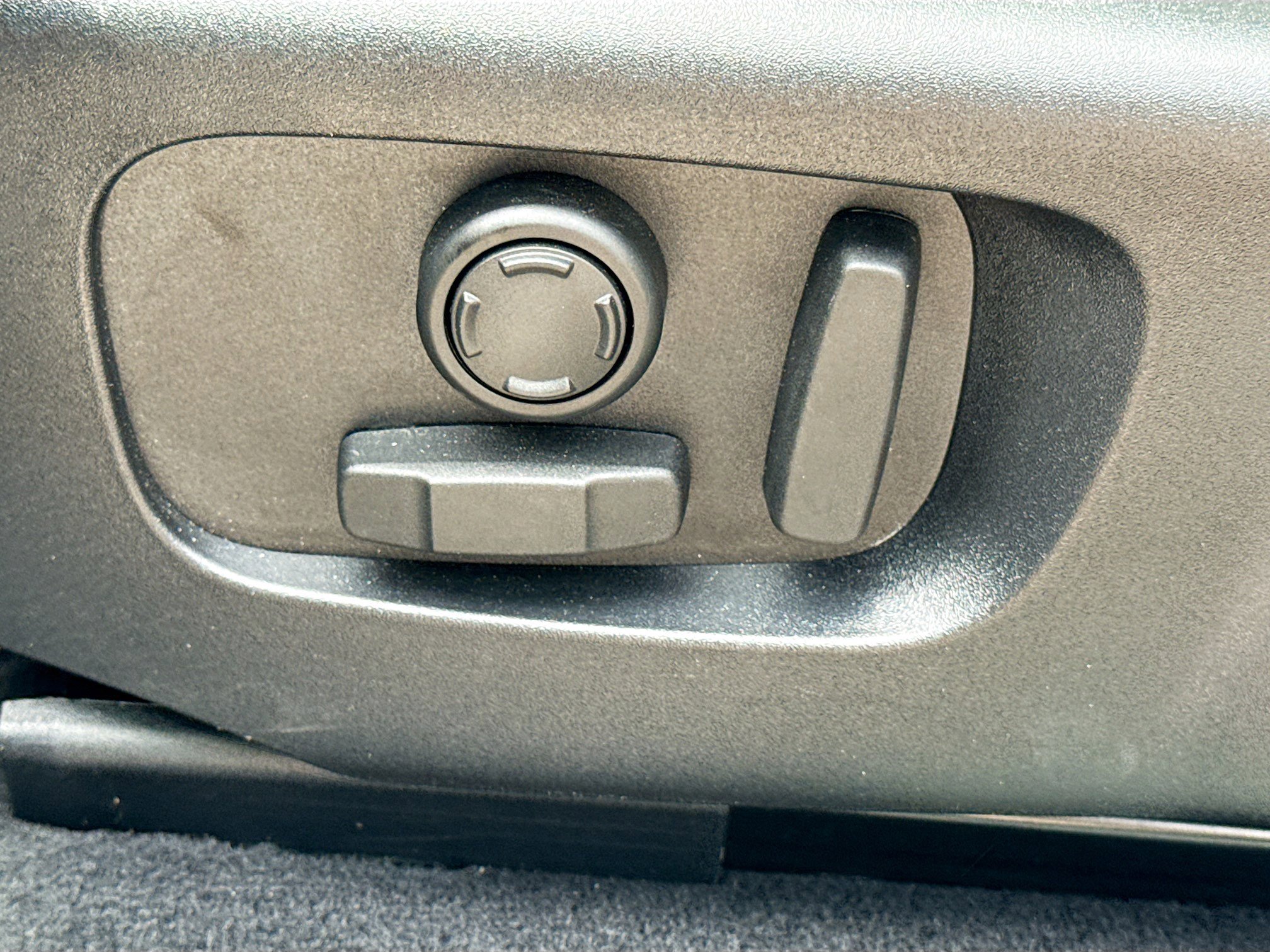 Used 2026 Land Rover Range Rover Velar Dynamic SE image 24