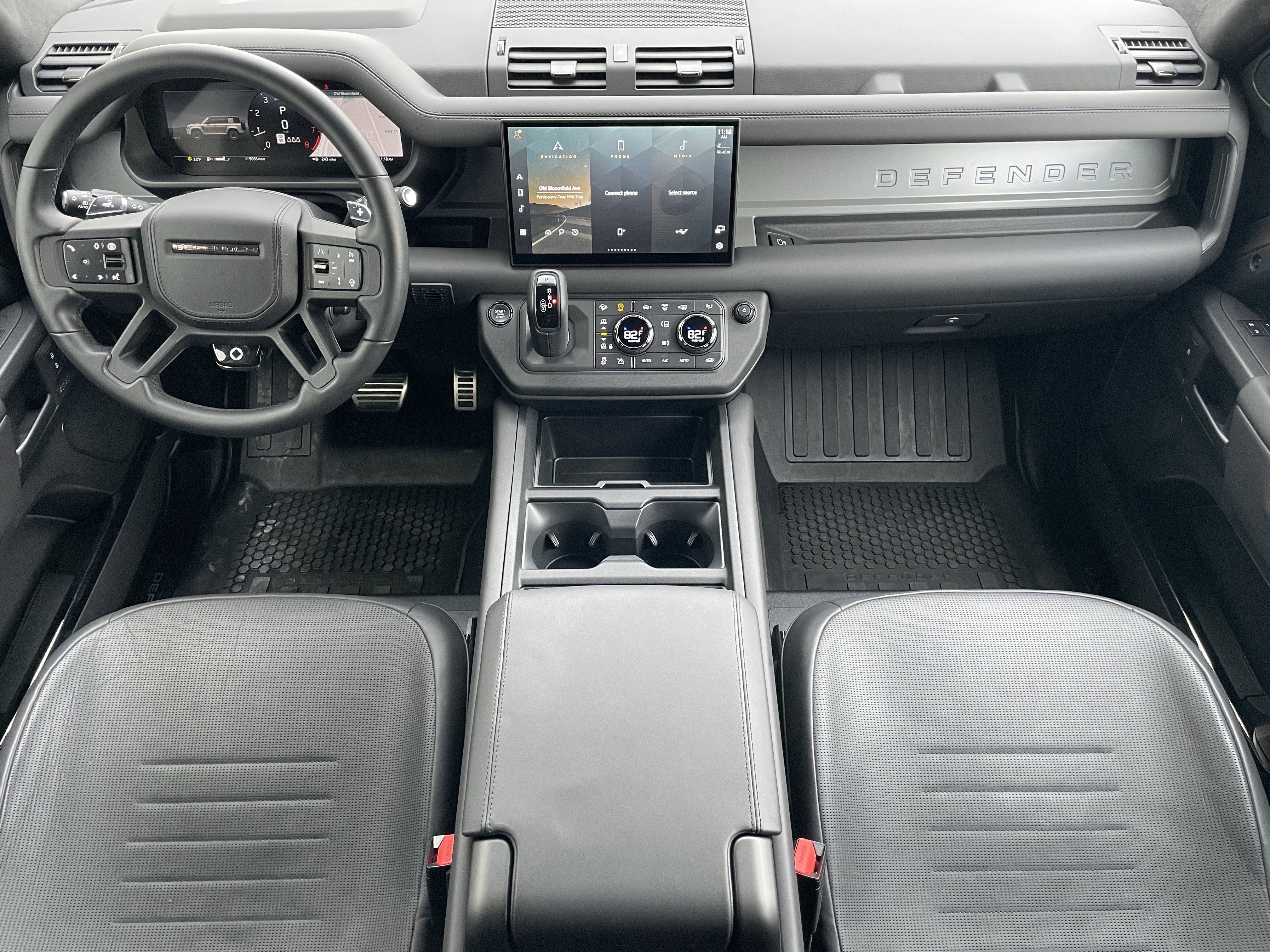 Used 2025 Land Rover Defender 110 image 16