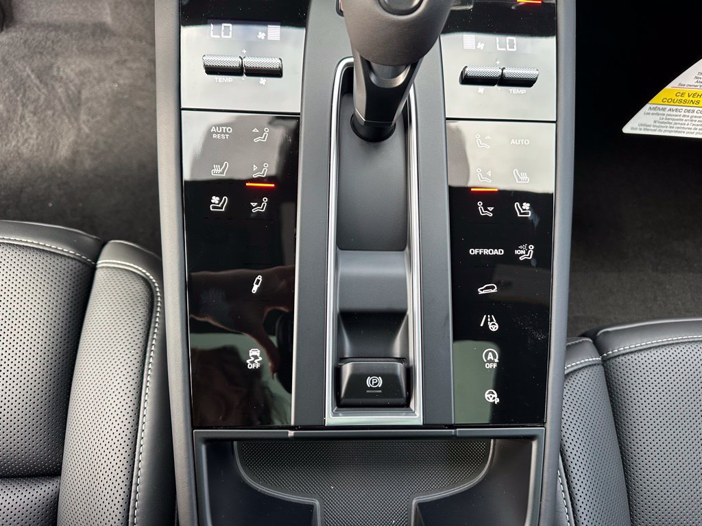 Certified 2026 Porsche Macan S AWD/4WD image 27