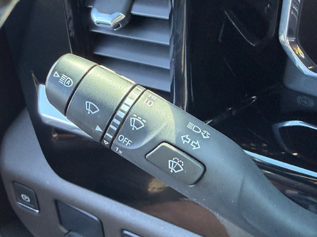Used 2025 Chevrolet Silverado 1500 LT RWD image 29