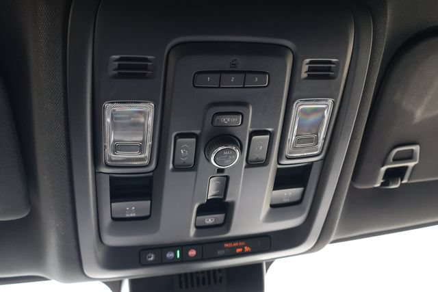 Used 2024 Chevrolet Suburban High Country w/ Premium Package 2 RWD image 19