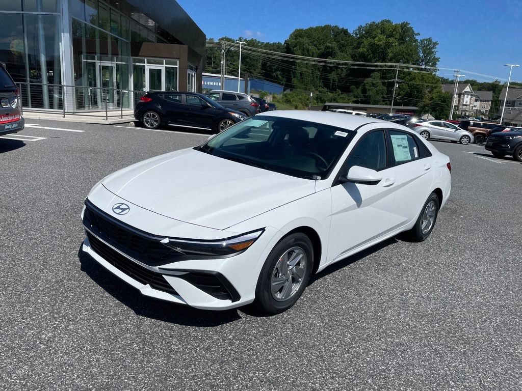 New 2026 Hyundai Elantra SE FWD video 1