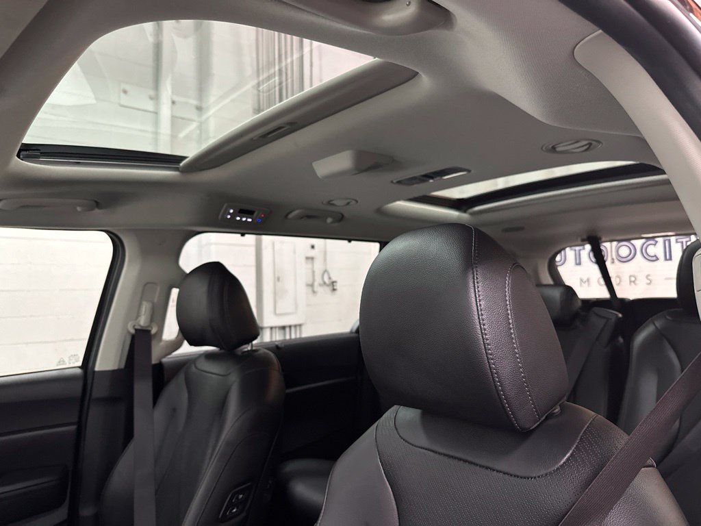 Used 2026 Kia Carnival SX w/ SX Dark Edition Package FWD image 35