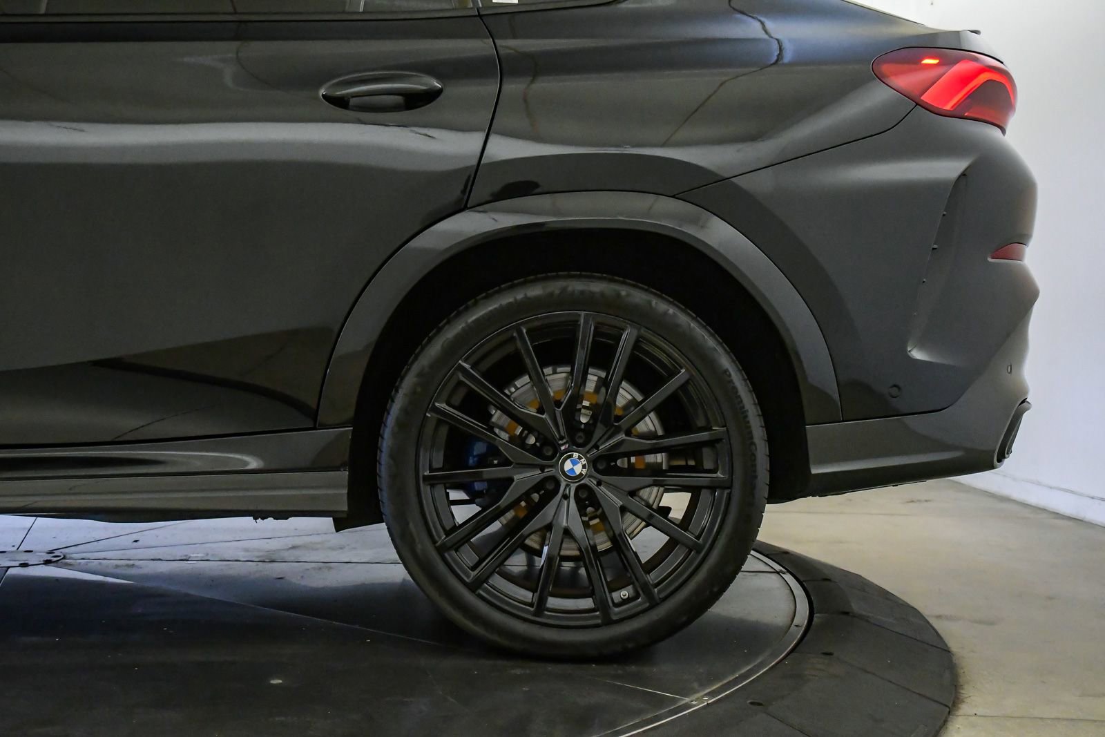 Certified 2023 BMW X6 M50i w/ Executive Package AWD/4WD image 11
