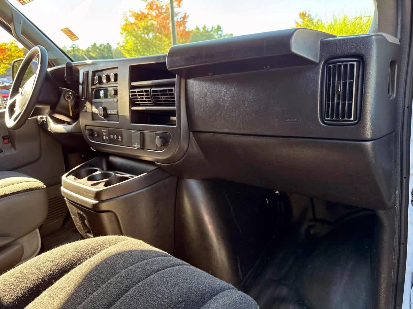 Used 2023 GMC Savana 2500 w/ Driver Convenience Package image 9