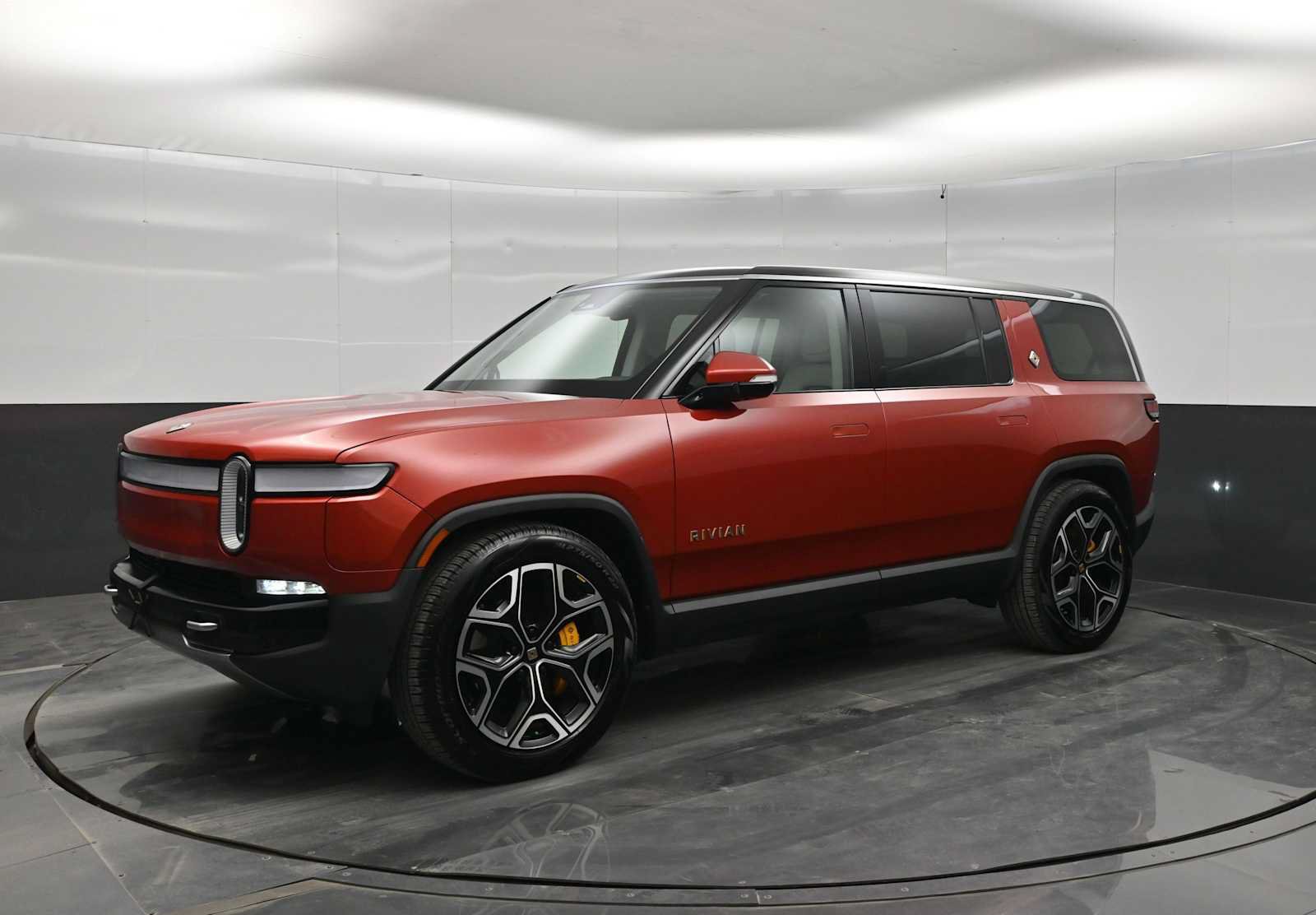 Used 2023 Rivian R1S Adventure Quad AWD/4WD image 4