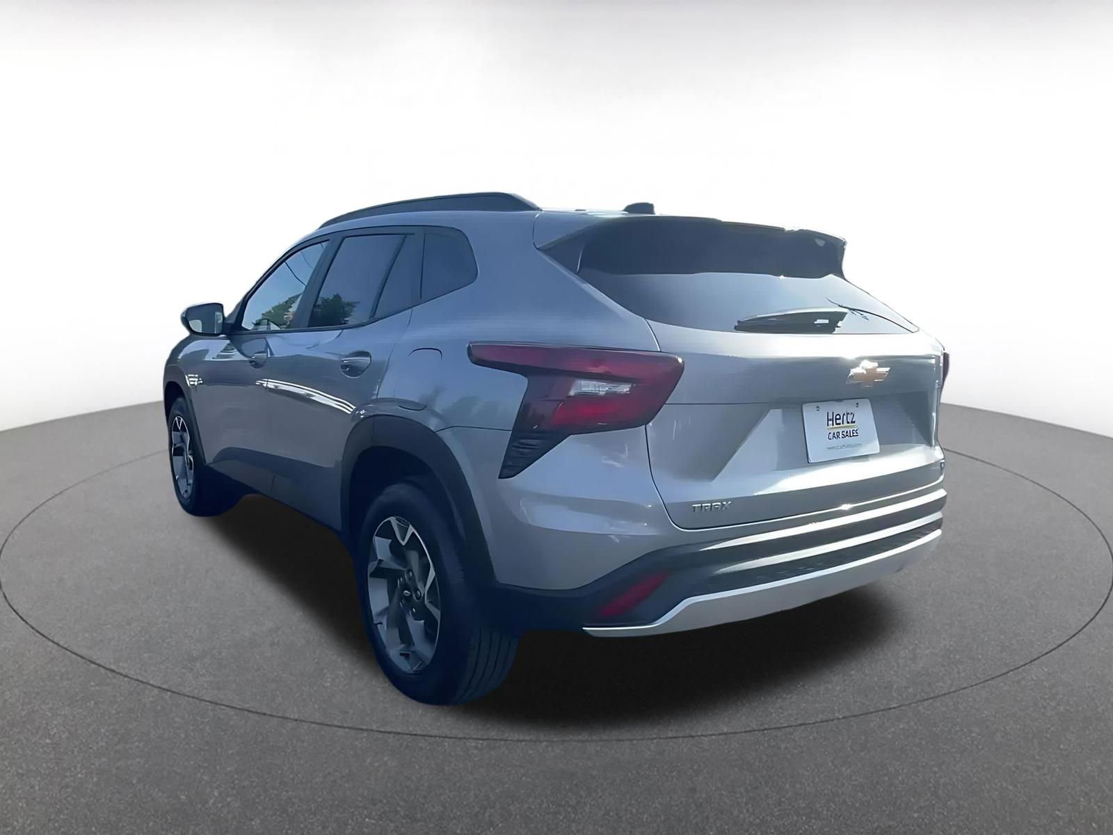 Used 2025 Chevrolet Trax LT w/ LT Convenience Package image 11