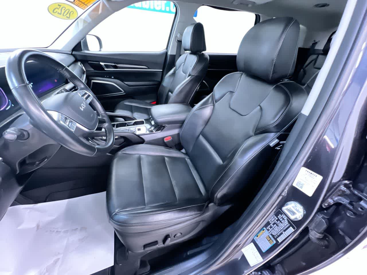 Used 2025 Kia Telluride S FWD image 14