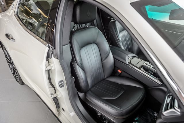 Used 2016 Maserati Ghibli RWD image 43