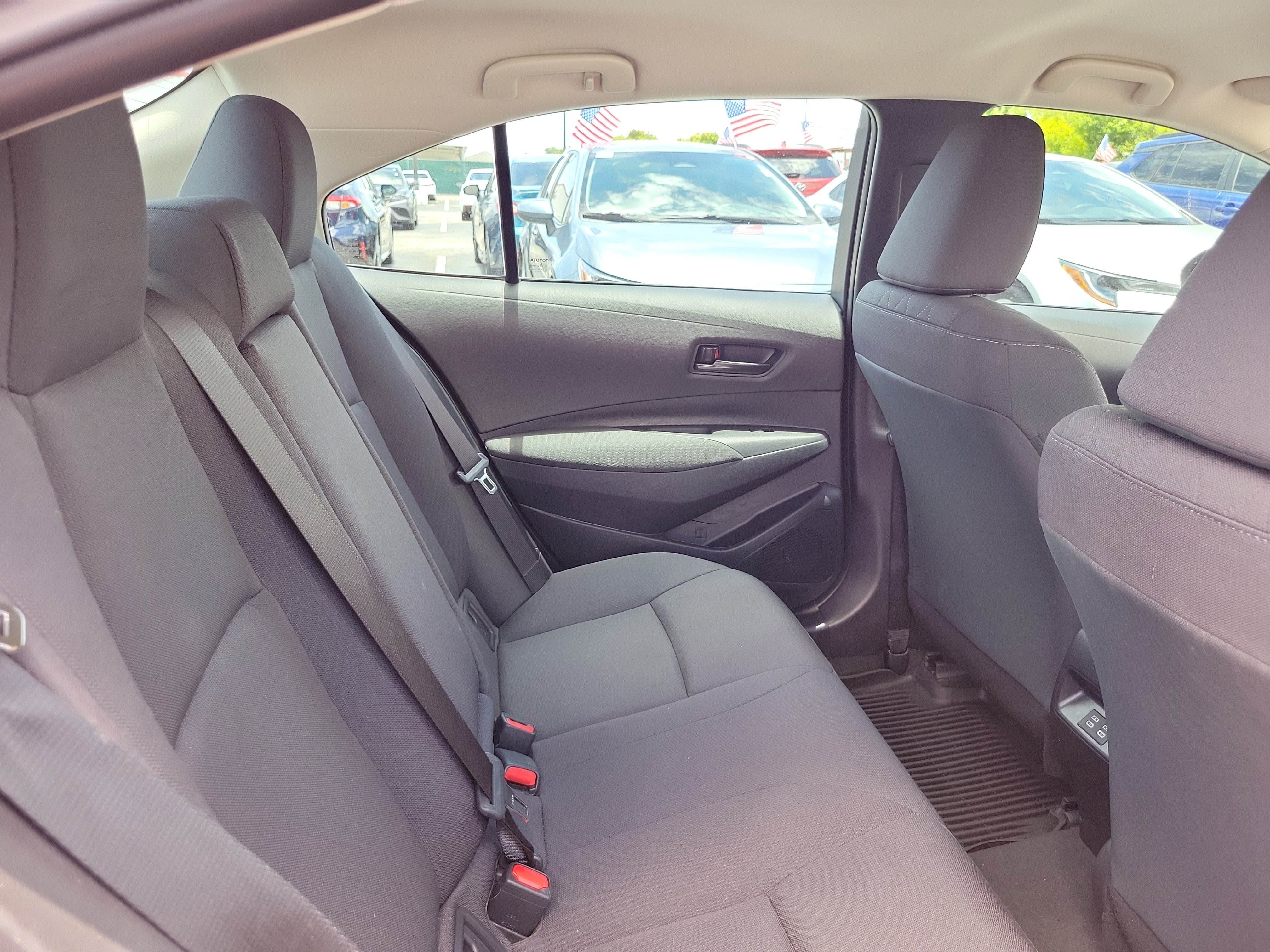 Used 2025 Toyota Corolla LE FWD image 15