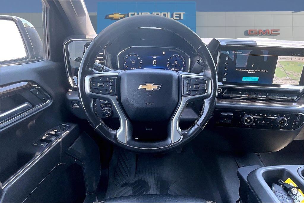 Used 2022 Chevrolet Silverado 1500 LT AWD/4WD image 9