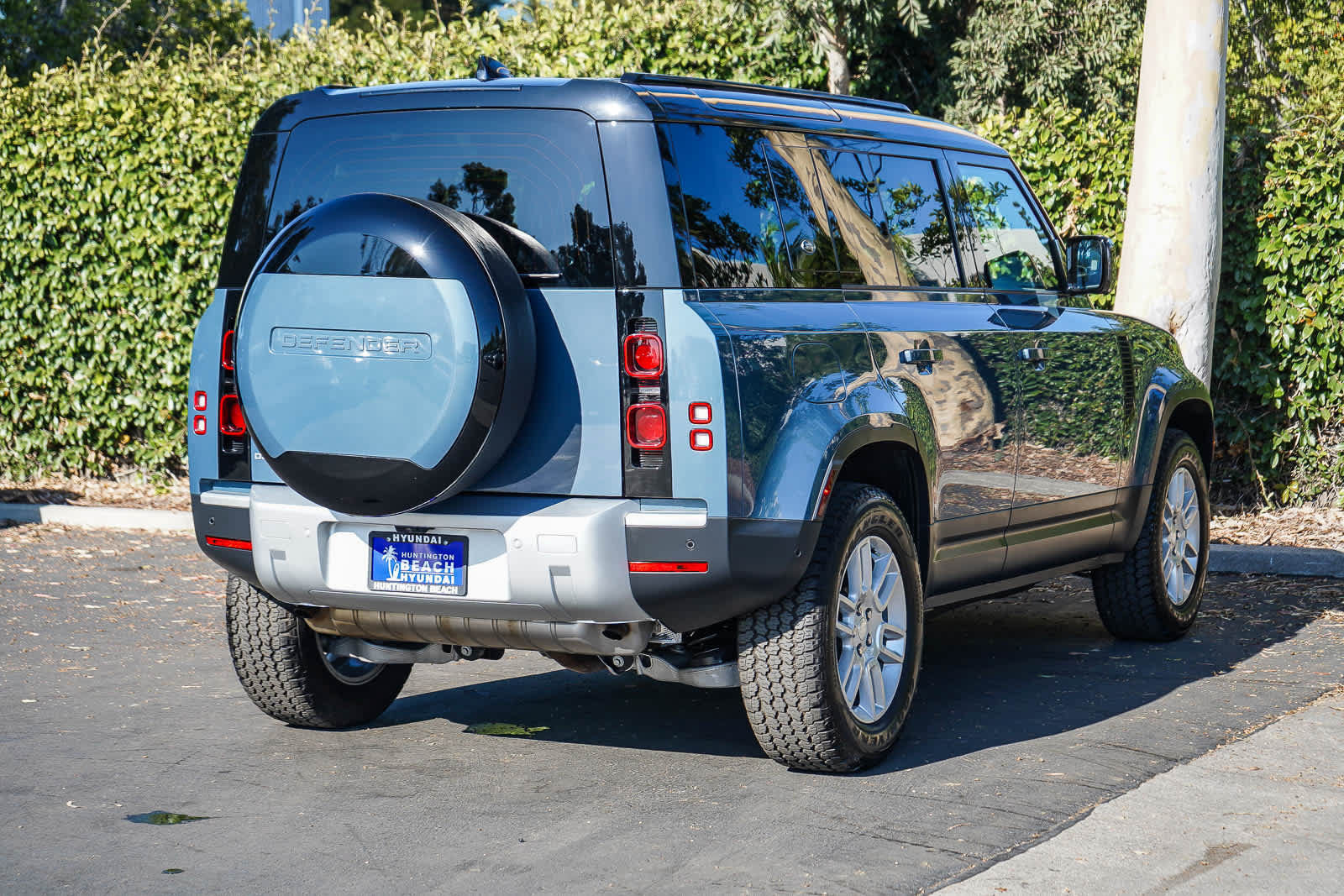 Used 2024 Land Rover Defender 110 S AWD/4WD image 6
